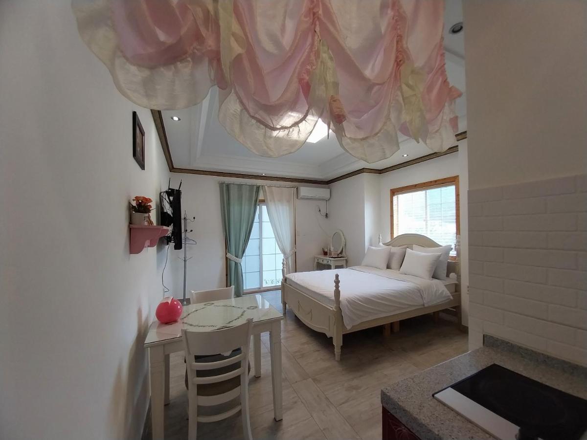 Another World Pension Gyeongju Exterior photo